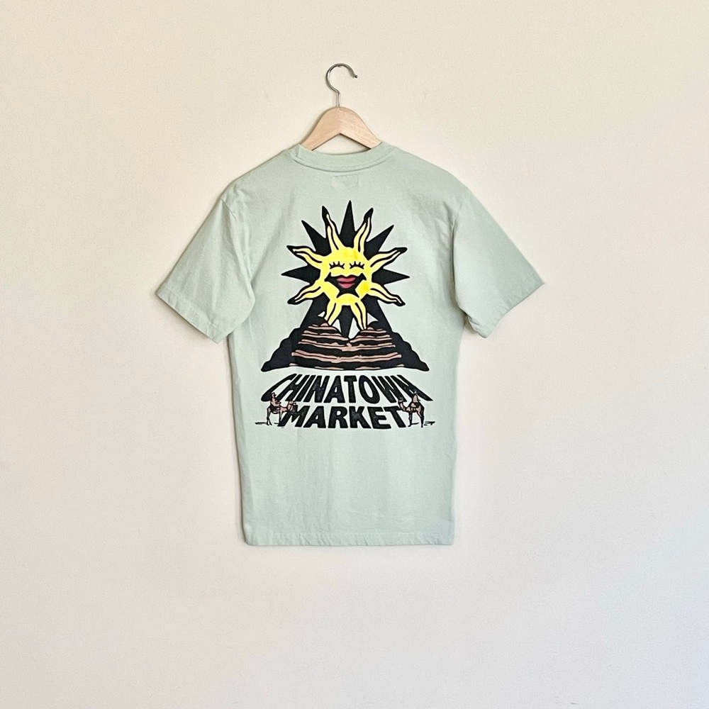 NEW Chinatown Market Sunshine Graphic Pale Green T Shirt Men’s size Medium
